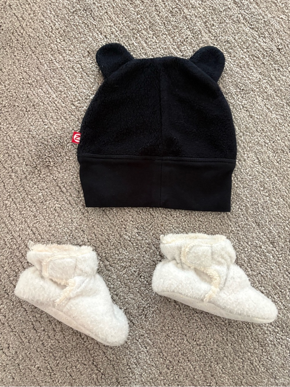 18M Zutano hat/baby booties bundle